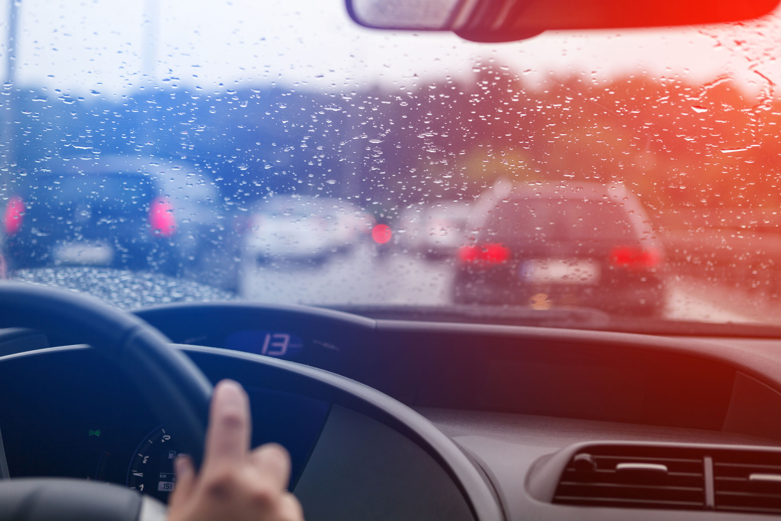 Read more about the article How To Defog Your Windshield
