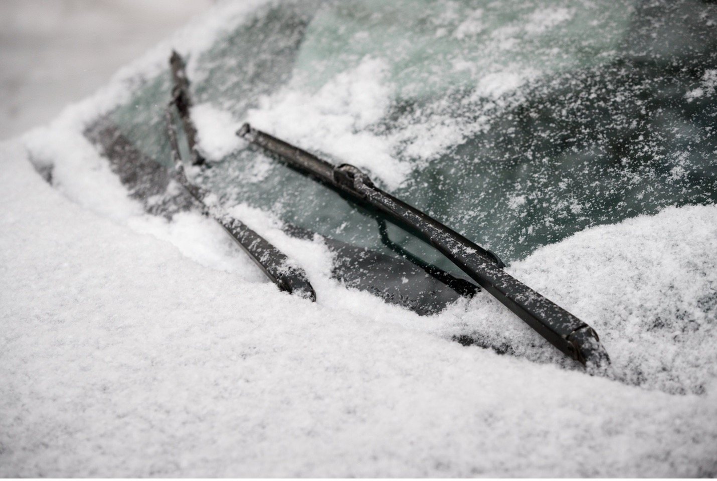 You are currently viewing How To De-Ice Your Windshield – Fast!